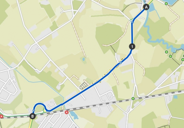 Emily Sophie Glomb und Nele Könnecker gehörten zu den Schüler:innen der Englisch-Leistungskurse der Ursulaschule, die im Staatstheater Hannover eine Hamlet-Aufführung schauten.